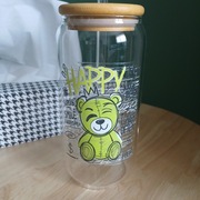 Szklanka z bambusowa pokrywką i szklaną rurką 