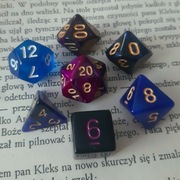 Wszechpotężna Nyx- Mieszany zestaw kości RPG