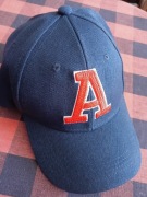 Czapka bejsbolówka z literką "A"