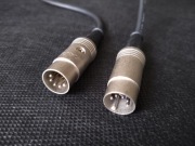 Profesjonalny kabel MIDI Red's Music DIN-5 - DIN-5 0,5 metra