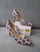 Nowe szpilki 8,5 Nine West 39 wyrazistym wzorem kwiatów kolorze Blue Multi