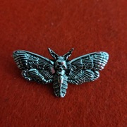 Broszka przypinka Ćma Zmierzchnica Trupia Główka