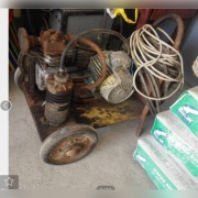 Kompresor kompresator sprezarka pompka opon pilek