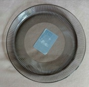 Talerzyk szklany, szary. 