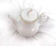 porcelanowy dzbanek prl, biały dzbanek vintage, retro dzbanek, prl naczynia