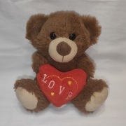 Maskotka Miś z serduszkiem 18 cm / M393