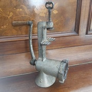 Maszynka do mielenia -sygnowana  z lat 60-tych PRL