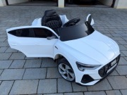 Samochód na akumulator Audi E-Tron Sportback Biały 4x4 12V 7Ah - Jak Nowy