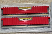 Pamięć RAM 16 GB DDR4 (2x8GB) 2400 MHz - Corsair Vengeance