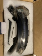 Kierunkowskaz led w lusterko lewy Audi a3 8v