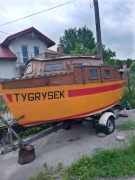 Jacht z przyczepką podłodziową 