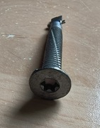 Wkręt samowiercący do podłogi naczepy