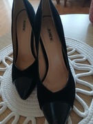 Czarne czółenka  zamszowe czubki  lakierowane