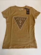 T-shirt znanej marki Guess