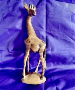 rzeźba Afrykańska żyrafa w bardzo dobrym stanie wykonana w drewnie