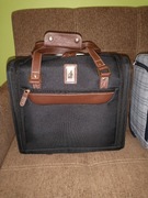 nesesery podrozne London Foog