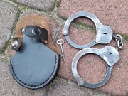 Kajdanki PPST polskie  z pokrowcem MO Milicja ZOMO  .