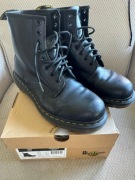 Trzewiki glany Dr. Martens Air Wair 1460 czarne 41 Martensy