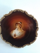 REHAU -  duży dekoracyjny talerz - portret młodej kobiety z nutami