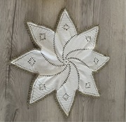 Serweta  szydełko gwiazdka  ze złotym ściegiem  śr.56