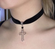 Choker damski z krzyżykiem