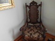 FOTEL WYŚCIEŁANY Z RAFIĄ W OPARCIU z II poł. XIX w