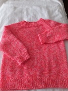 Sweterek ręcznie robiony 