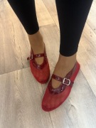 (40) Czerwone, siateczkowe baleriny wieczorowe z zapięciem. Nowe 