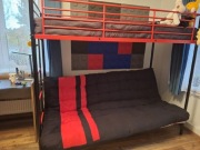 Łózko piętrowe na antresolą z rozkladaną kanapą 