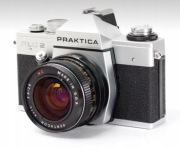 Aparat PRAKTICA PLC2 + PENTACON electric 1,8/50 Multi Coating M42