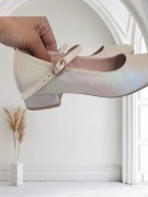 Półbuty złote na obcasie 35