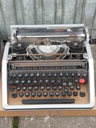 MASZYNA DO PISANIA OLIVETTI PLANT BARCELONA (SPAIN) - ANTYK