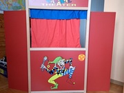 Teatrzyk drweniany duży stojacy