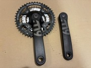 Lekka korba Sunrace 3x9 z alu zębatką i ramionami 175mm 44/32/22 na kwadrat