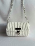 Torebka damska biała na łańcuszku z perełkami – elegancka handmade