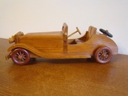 Drewniany model auta