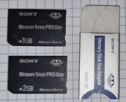 Zestaw Retro Studio Foto Karty Sony 1GB + 2GB MagicGate Adapter Czytnik