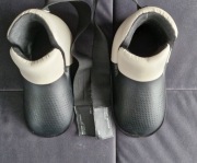 Ochraniacz krocza, Ochraniacz stopy