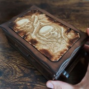 Pudełko na Magiczne Akcesoria Ręcznie Wykonane Szkatułka w Czachy Brązowe