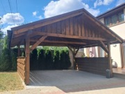 Wiaty garażowe drewniane