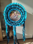 Piniata roblox niebiesko czarna z tasiemkami.