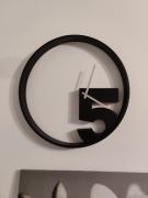 Zegar ścienny Umbra Take 5