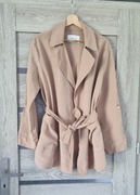 Beżowy trencz Stradivarius