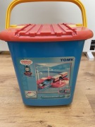 Tomek i Przyjaciele – Kultowy zestaw TOMY Thomas Bucket Set (4761