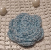 Kwiatek RÓŻA błękitny, włóczka 