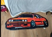 Dywanik w kształcie samochodu 