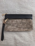 Czarna elegancka skórzana mała torebka kopertówka w cętki panterkę Clarks