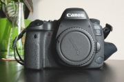 Canon 6d Mark II (bardzo dobry stan, niski przebieg - 20 tys.)