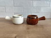 Zestaw 2 kokilek, kokilki z uchwytem, biała, brązowa, porcelit PRL, vintage