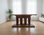 Masywny stół dębowy